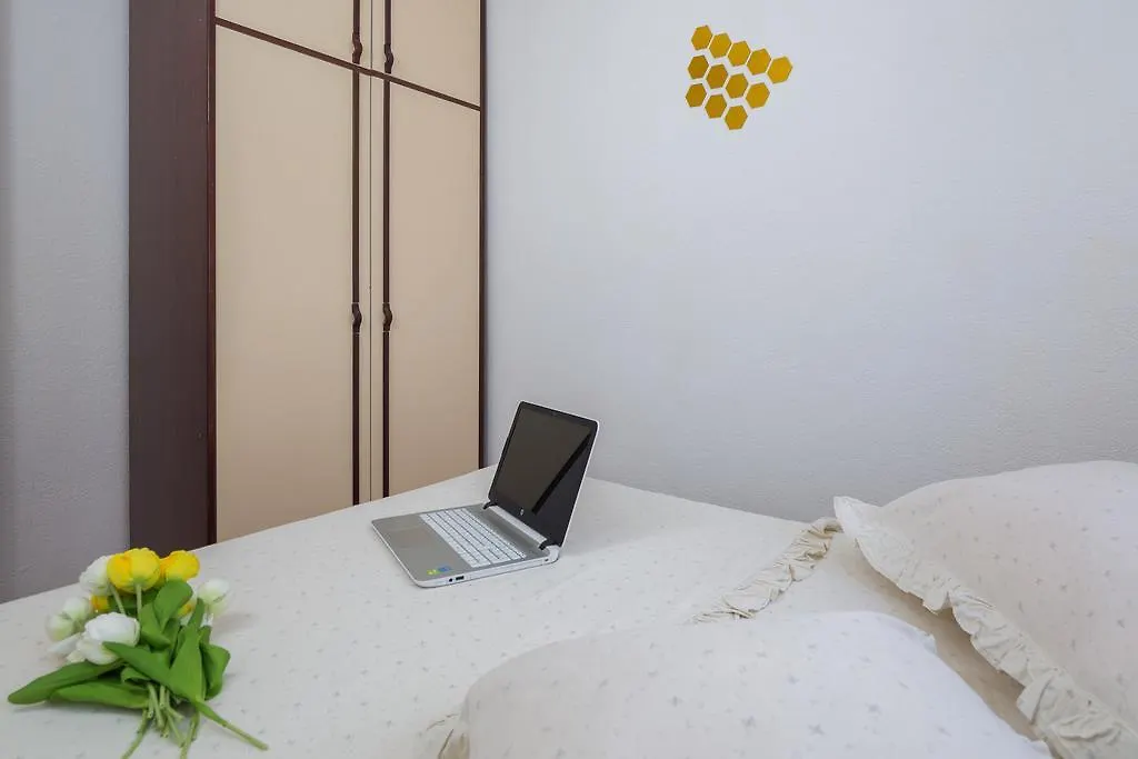 Apartments Av Rako トロギール 0*,  クロアチア